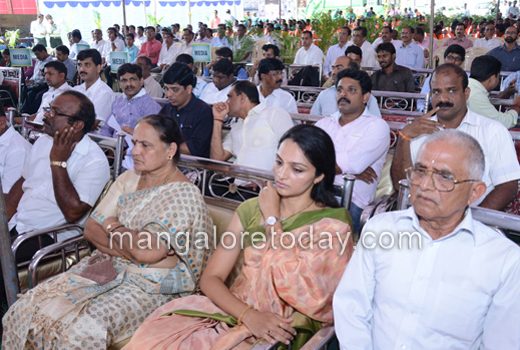 Vinay Kumar Sorake inaugurated the innovative solid waste collection 1